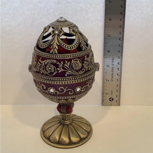 Biltmore For Your Home Musical Egg Red with Rotating Red Cardinal Bird Holidays - Picture 8 of 8